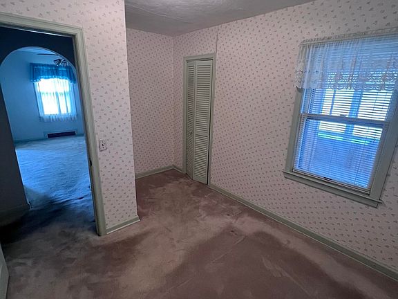 3rd image of 115 E Wilson St