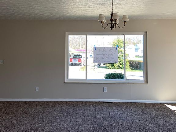 3rd image of 899 Lee St