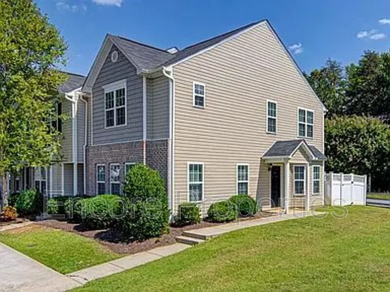 4293 Youngstown Dr — Photo 2