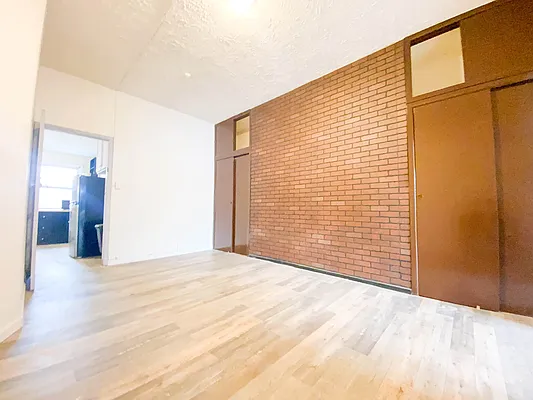 Rented by RealTegrity NY LLC | media 17