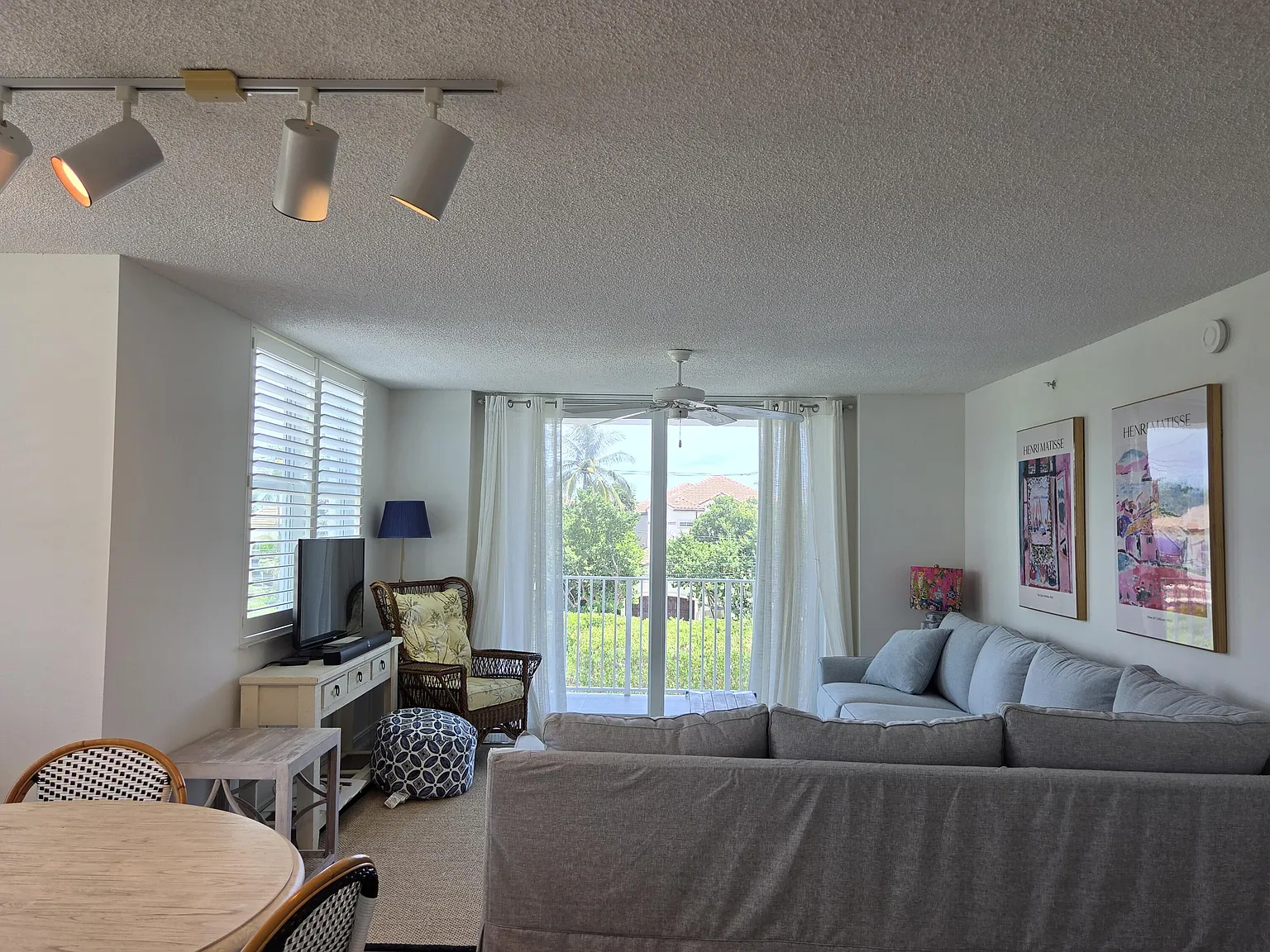 3 bed, 2.0 bath, 1571 sqft, $8,000 — Photo 4