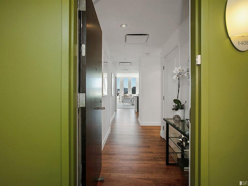 1st image of 88 King St Unit 1408