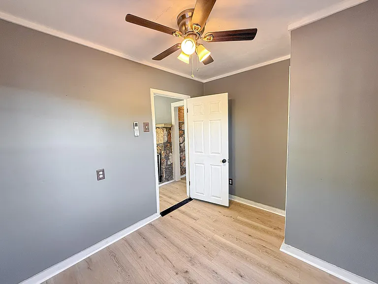 4936 University Ln — Photo 7