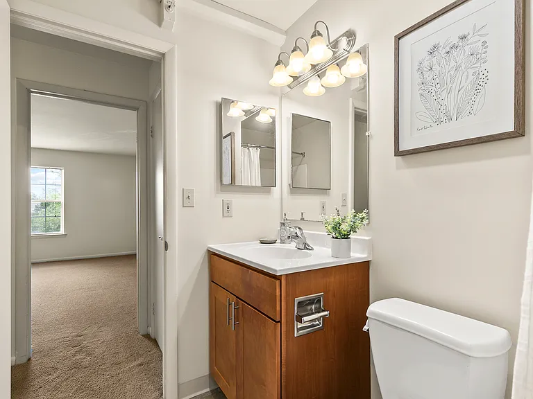 Contemporary Bathroom Style in the 1-Bedroom Floor Plan