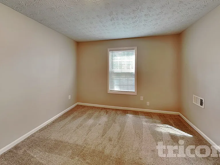 431 Bridgeport Pl — Photo 18