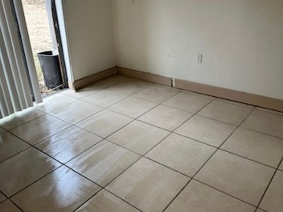 2nd image of 21650 NE 40th St