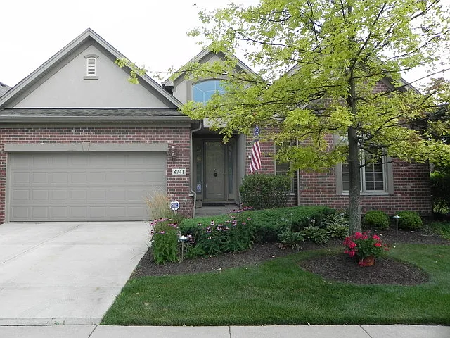 8741 Berkley Ct photo 1