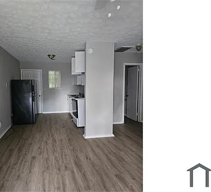 2 bed, $995 — Photo 2