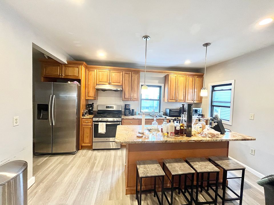 1st image of 117 Glenville Ave #2