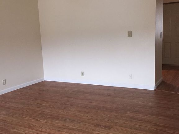 2nd image of 705 Lyle Ave #2