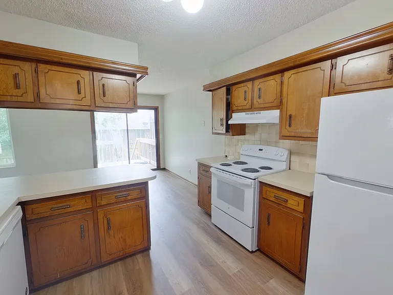 1730 S Beech Ct — Photo 7