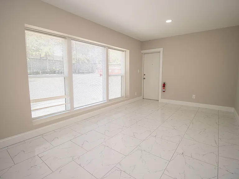 1840 Hampton Street — Photo 2