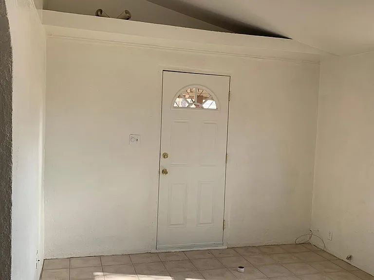 3025 N Richey Blvd #B — Photo 4