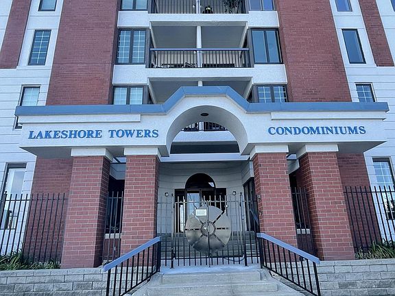 3rd image of 333 Lake AVENUE #806