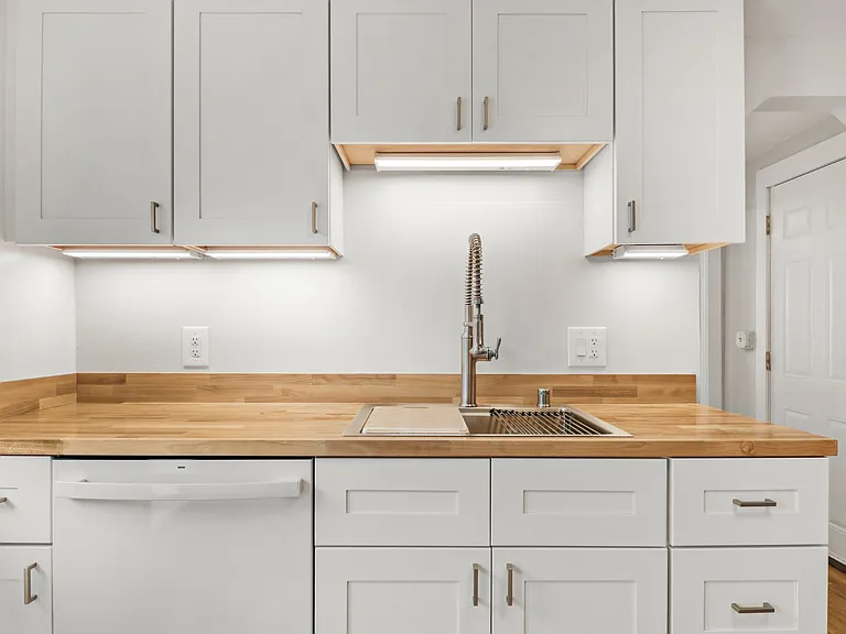 2710 Union St #1 — Photo 11