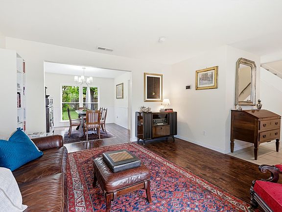 5th image of 1509 Colony St