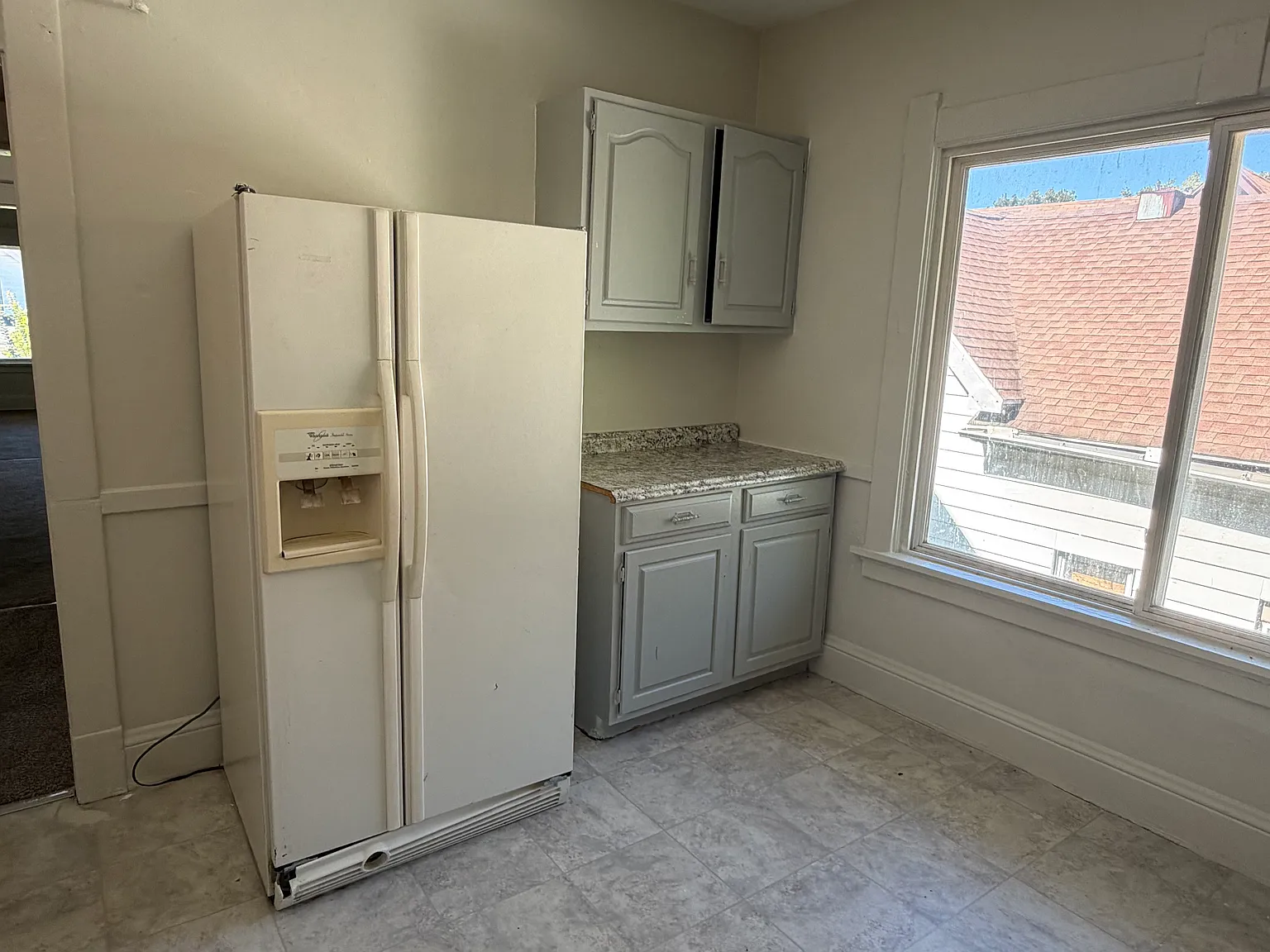 2 bed, $900 — Photo 2