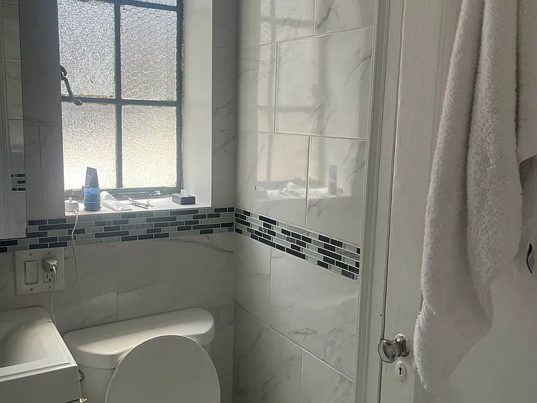 304 E 41st St #1307A — Photo 3
