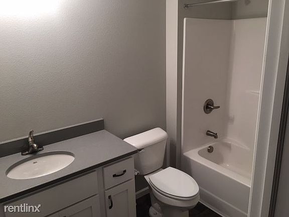 Magnolia upstairs bathroom