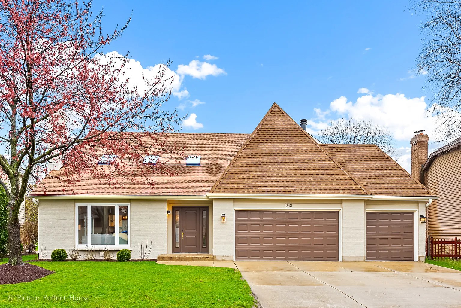 1940 Pleasant Hill Ln photo 1