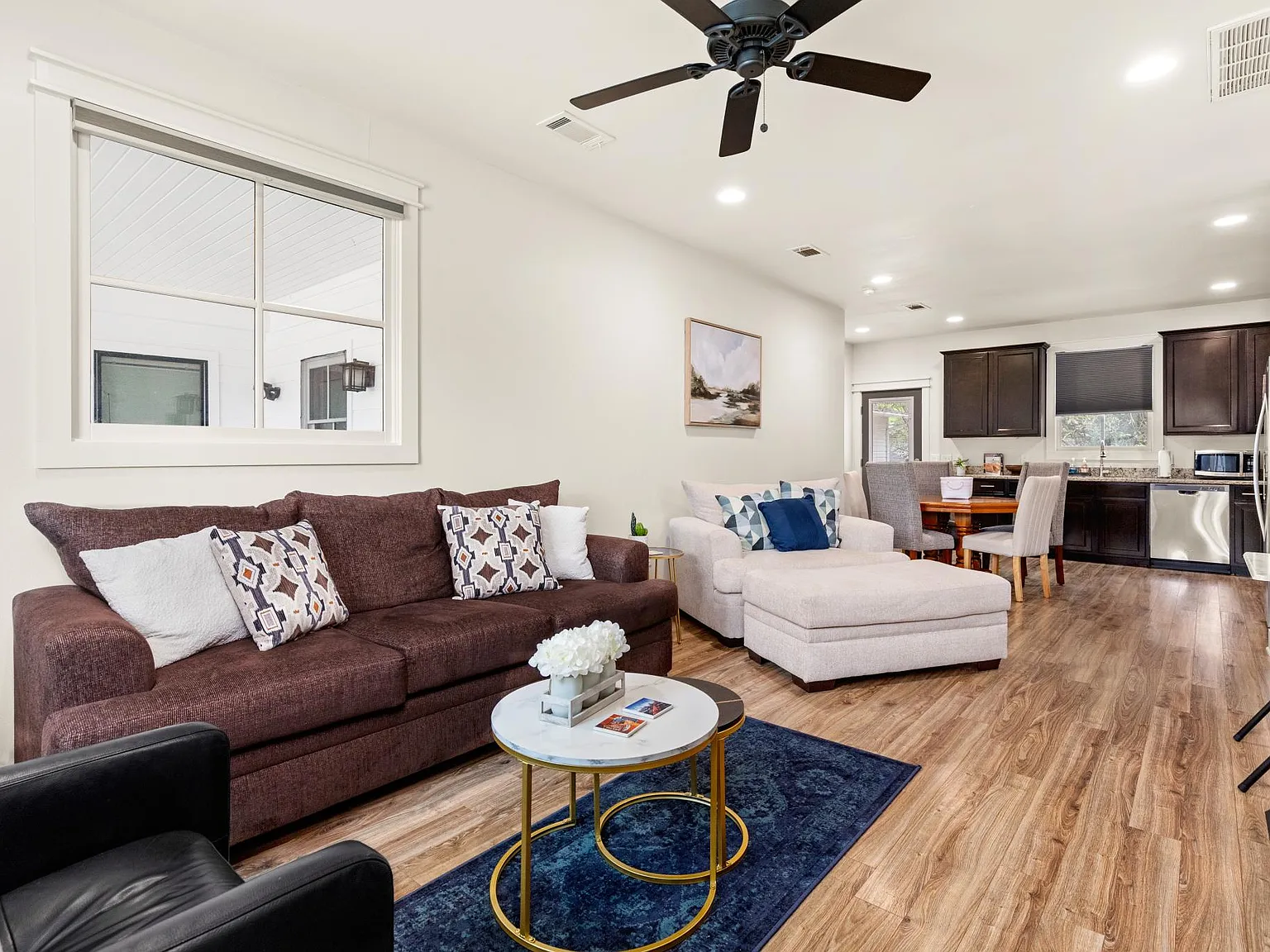 2 bed, 1100 sqft, $1,995 — Photo 4