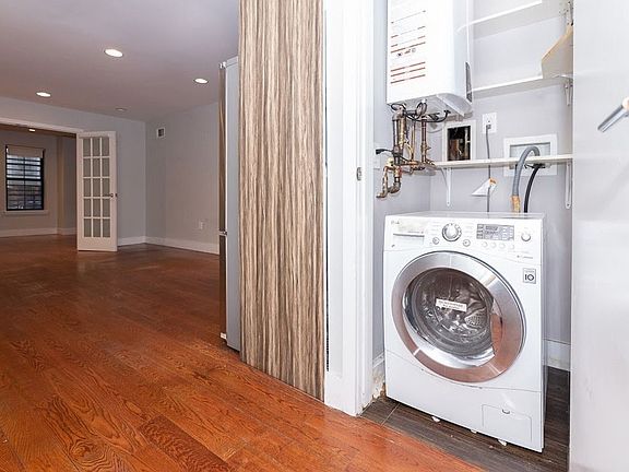 3rd image of 1277 Jefferson Ave #2B