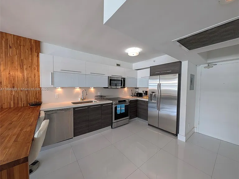 100 Lincoln Rd #1008 — Photo 13
