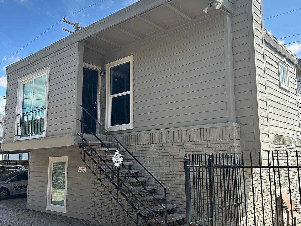 Stand-alone building with no common walls with neighbors.