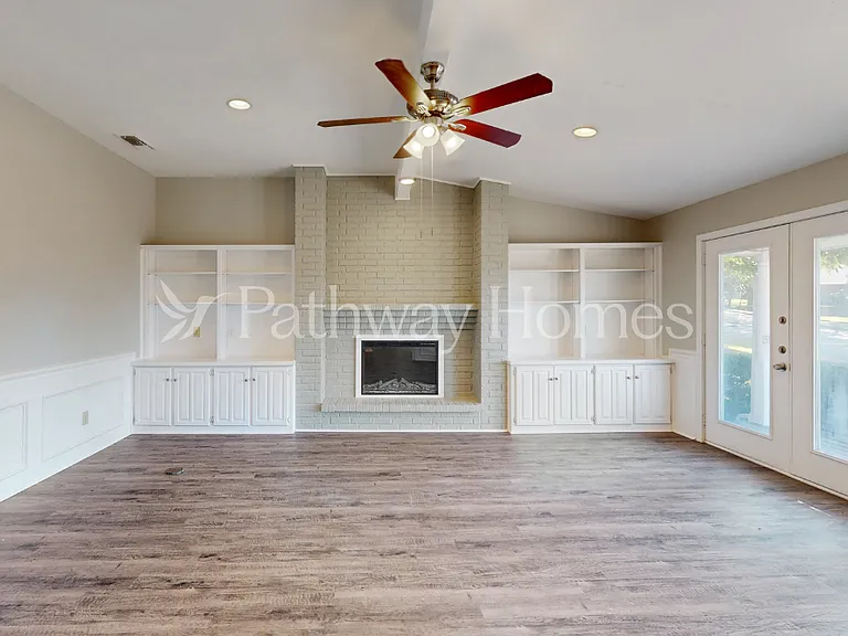 608 Westway Dr — Photo 3