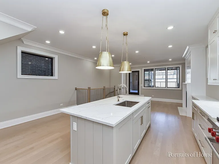 2135 N Lakewood Ave #1 — Photo 11
