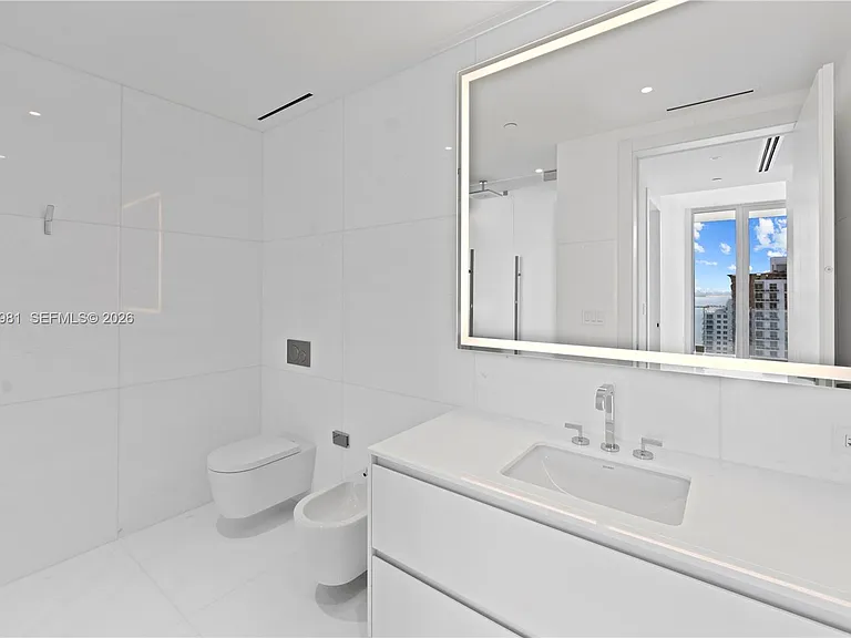 300 Biscayne Boulevard Way #3201 — Photo 14