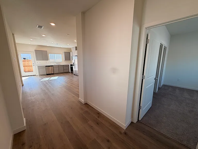8406 Vermilion Dr — Photo 7