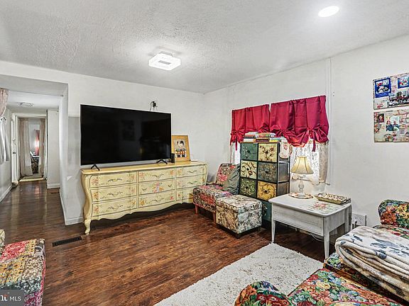 4th image of 509 Middleview Dr