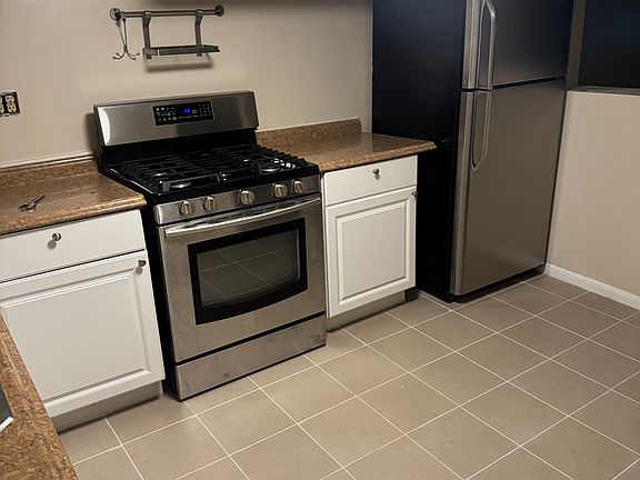 4th image of 5807 N Marmora Ave #G