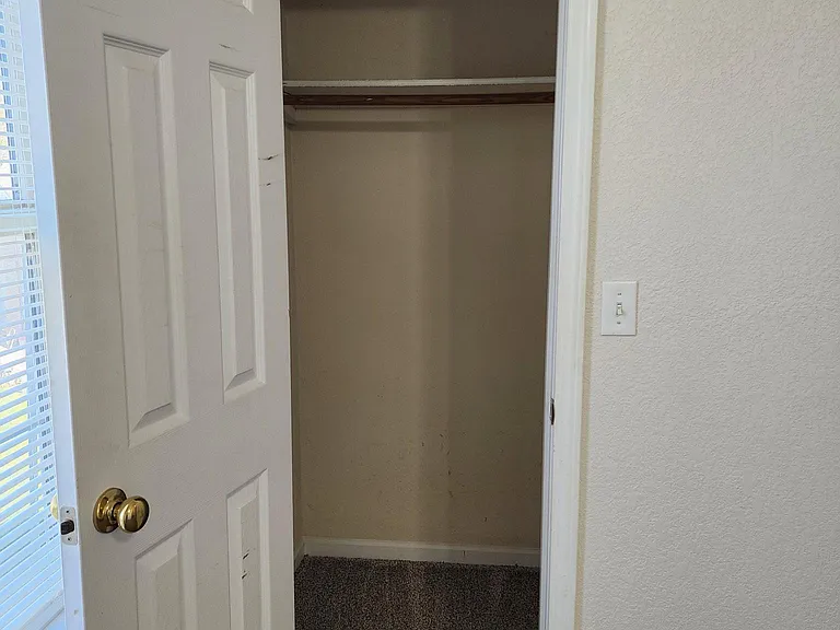 2681 E Oakbrook Dr — Photo 13