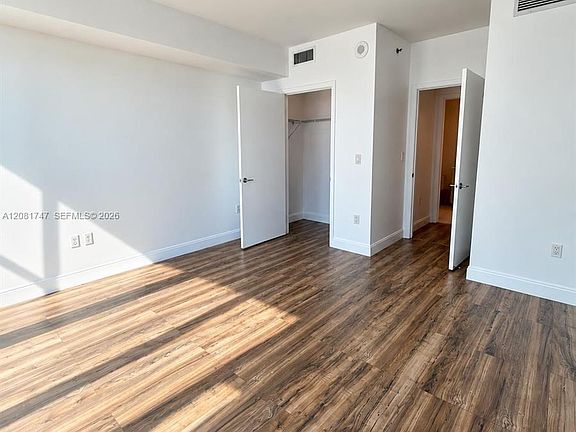 5th image of 500 Brickell Ave APT 2504