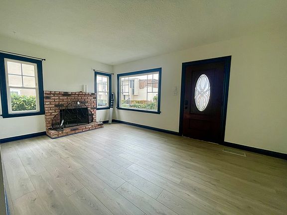 5th image of 210 W Mountain View Ave