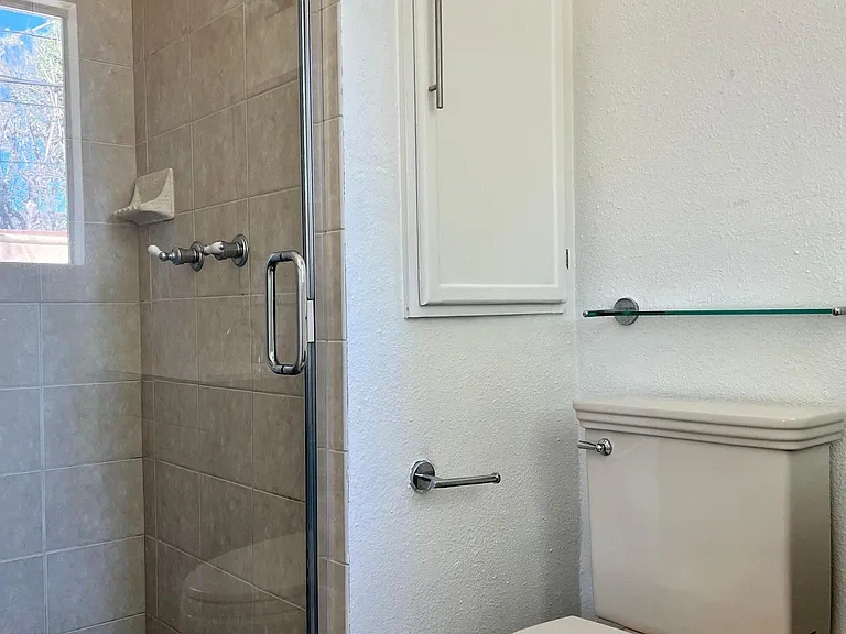 4987 Northlawn Dr — Photo 11