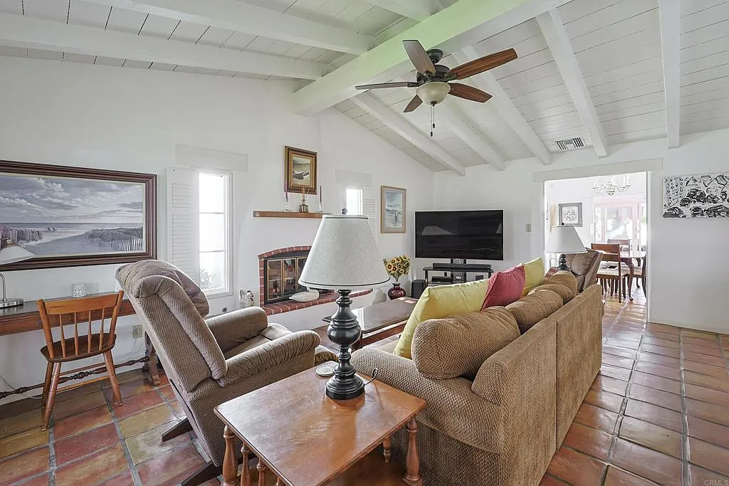 3 bed, 2000 sqft, $9,000 — Photo 4