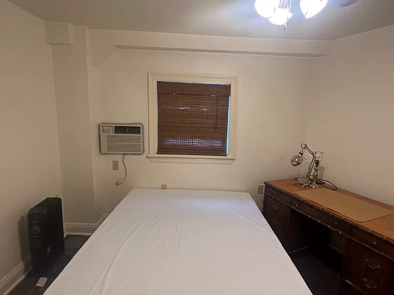 This 3bd/3ba is ON Broadway a Great Location for Student Life! — Photo 6