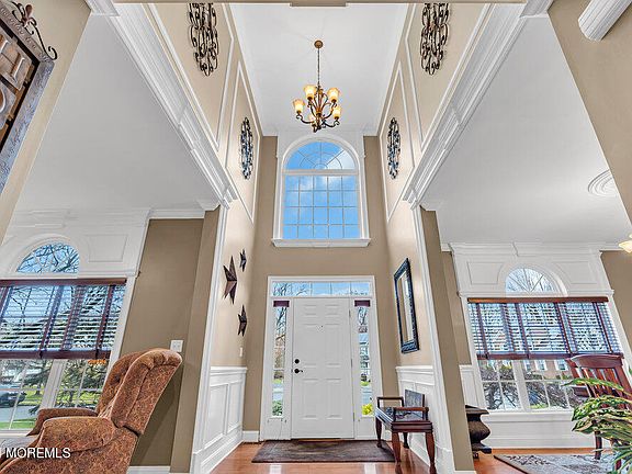 4th image of 5 Kensington Court