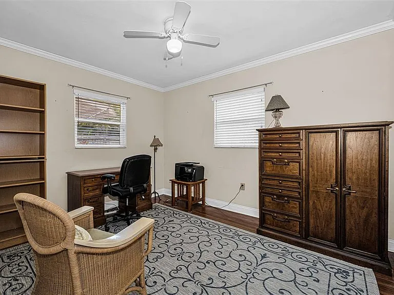 253 Park Cir S — Photo 27