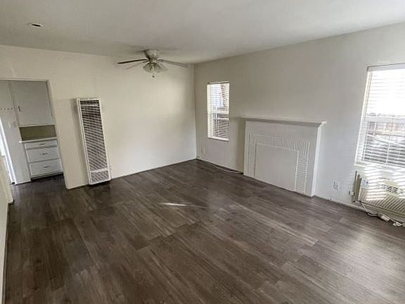 3rd image of 10829 Hesby St