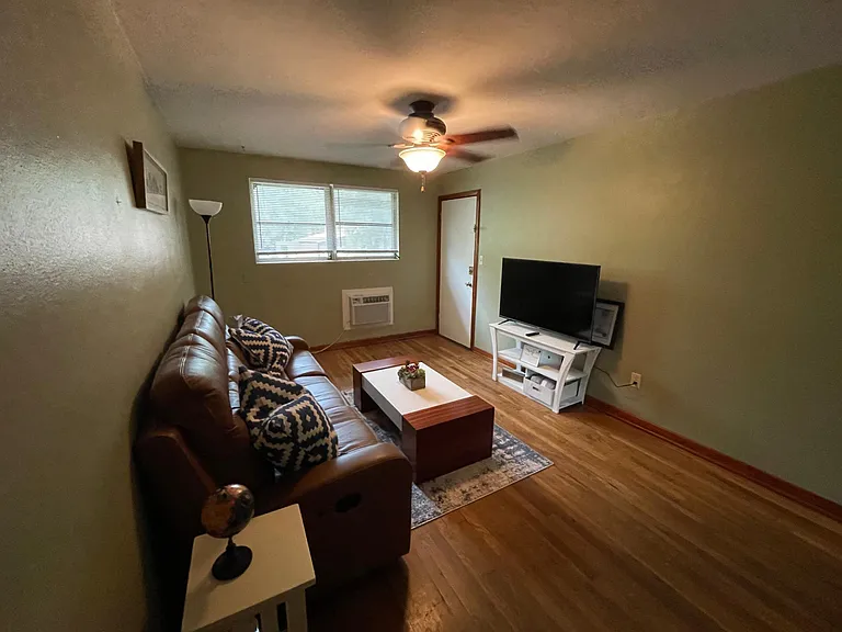 1239 NW 9th Ave #D — Photo 5