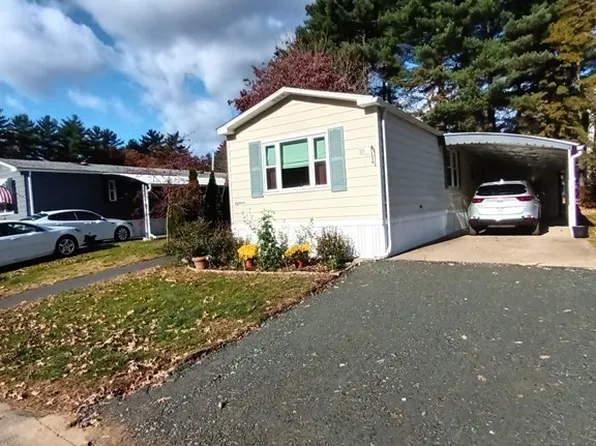 18 Woodchip Sq, North Attleboro, MA 02760