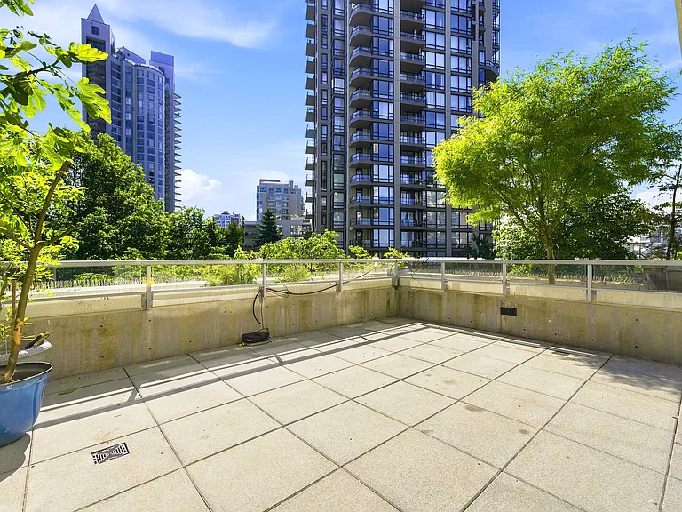 175 W 2nd St #307 — Photo 12