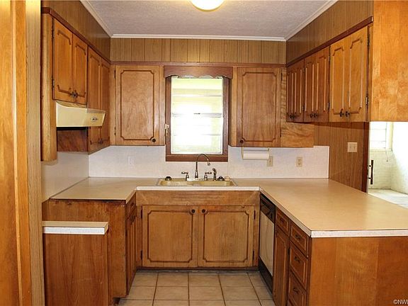 5th image of 827 Nettles Ln #L