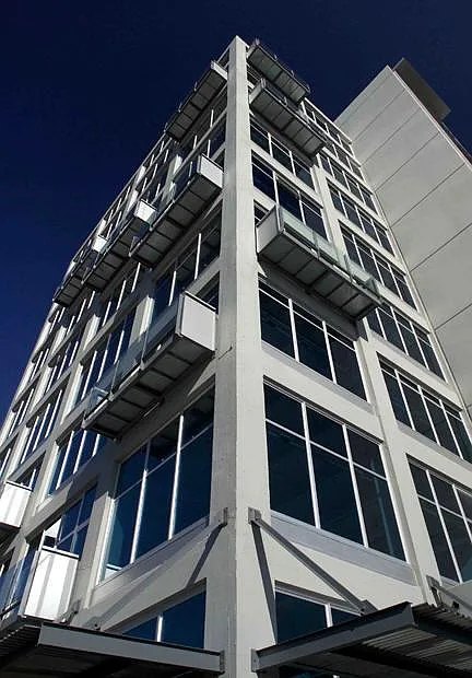 1 bed, 1053 sqft, $1,895 — Photo 2