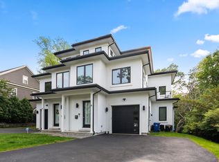 18 Cragmore Rd #18, Newton, MA 02464