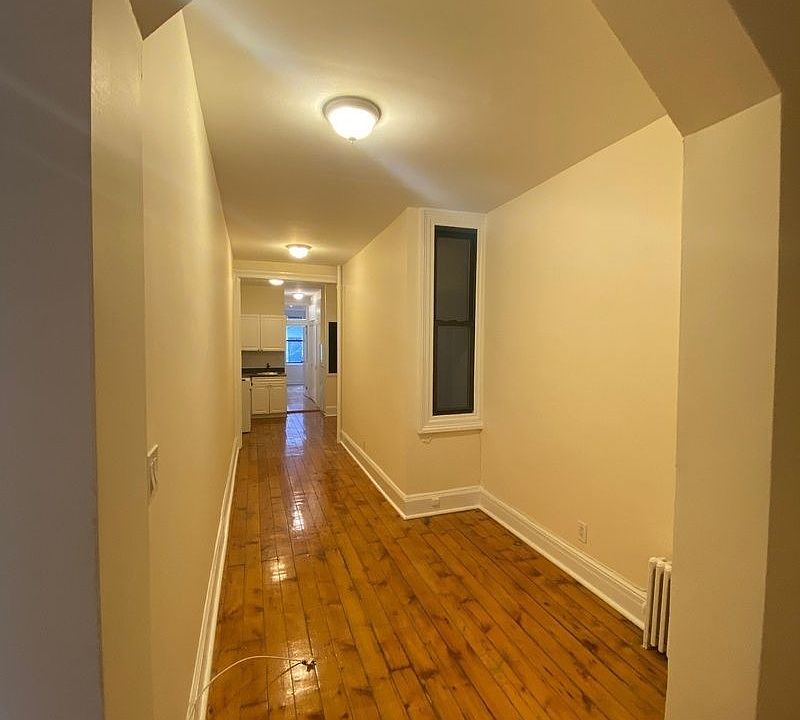 1st image of 457 W 49th St APT 3E